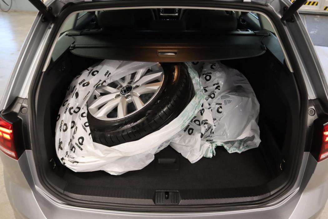 VOLKSWAGEN Passat 2022