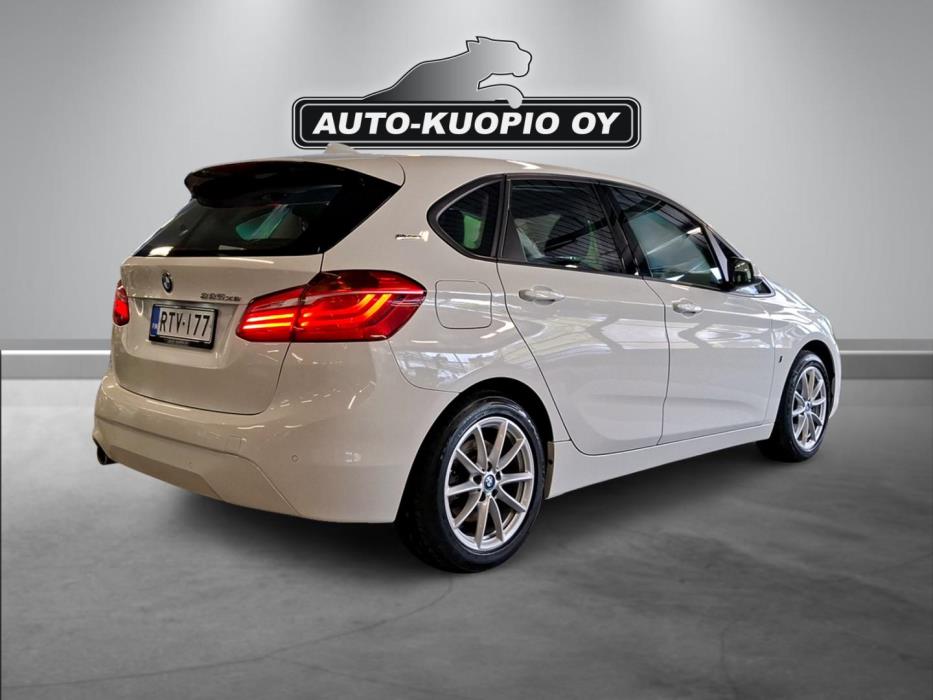 BMW 225 2019