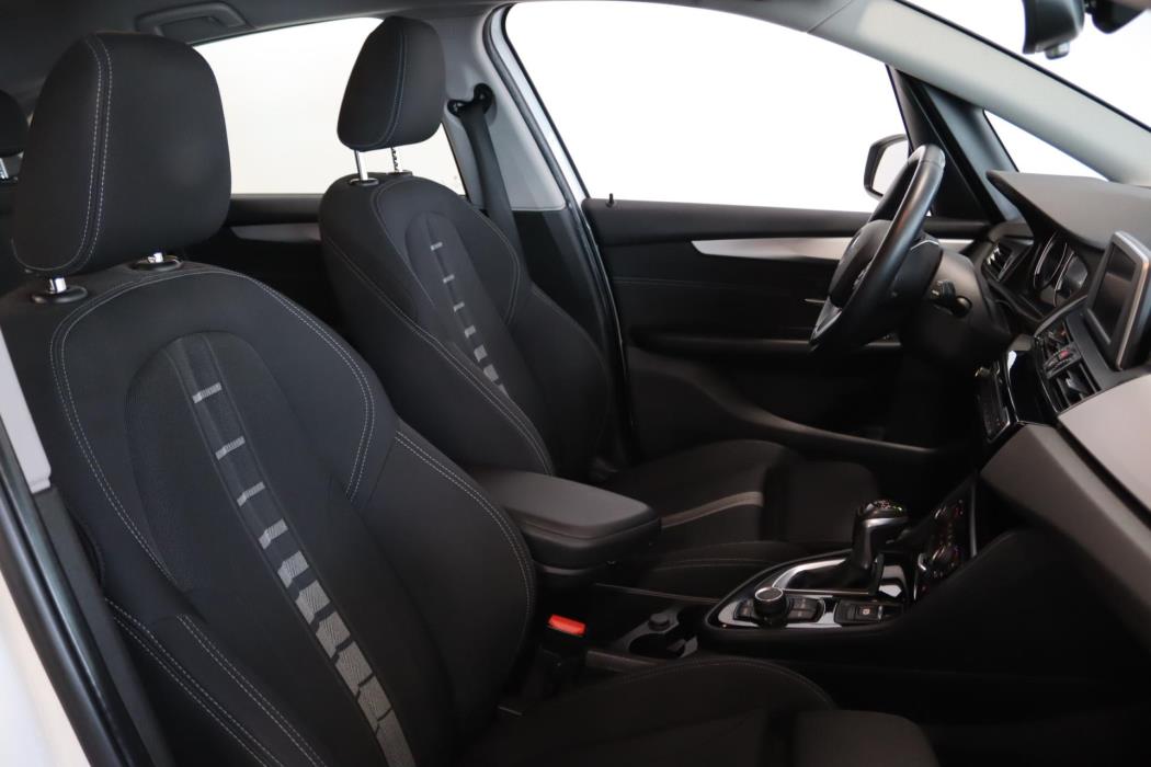 BMW 225 2019
