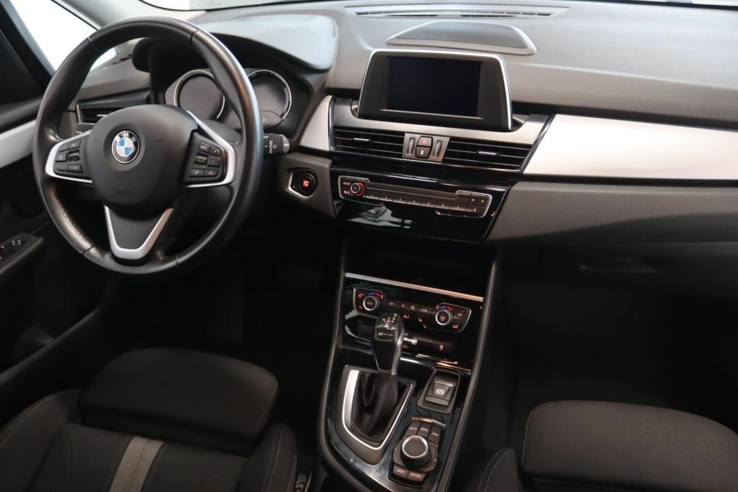 BMW 225 2019