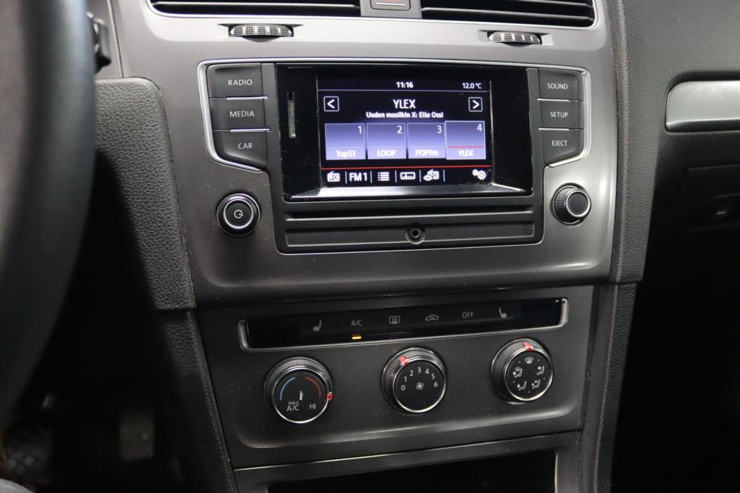 VOLKSWAGEN Golf 2016