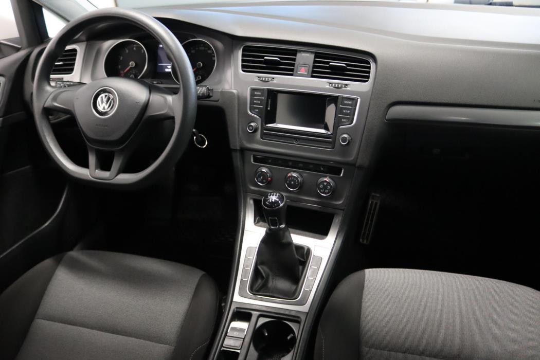 VOLKSWAGEN Golf 2016