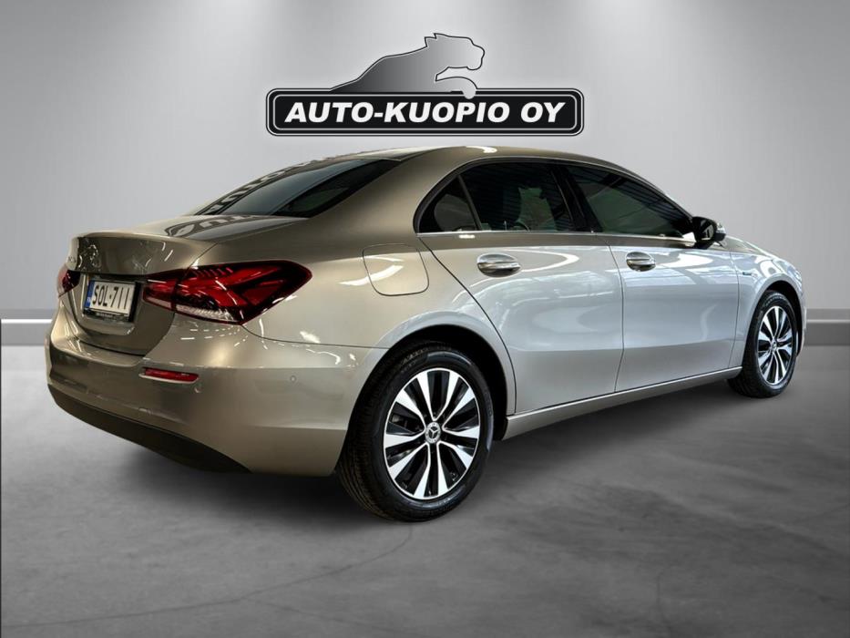 MERCEDES-BENZ A 2020