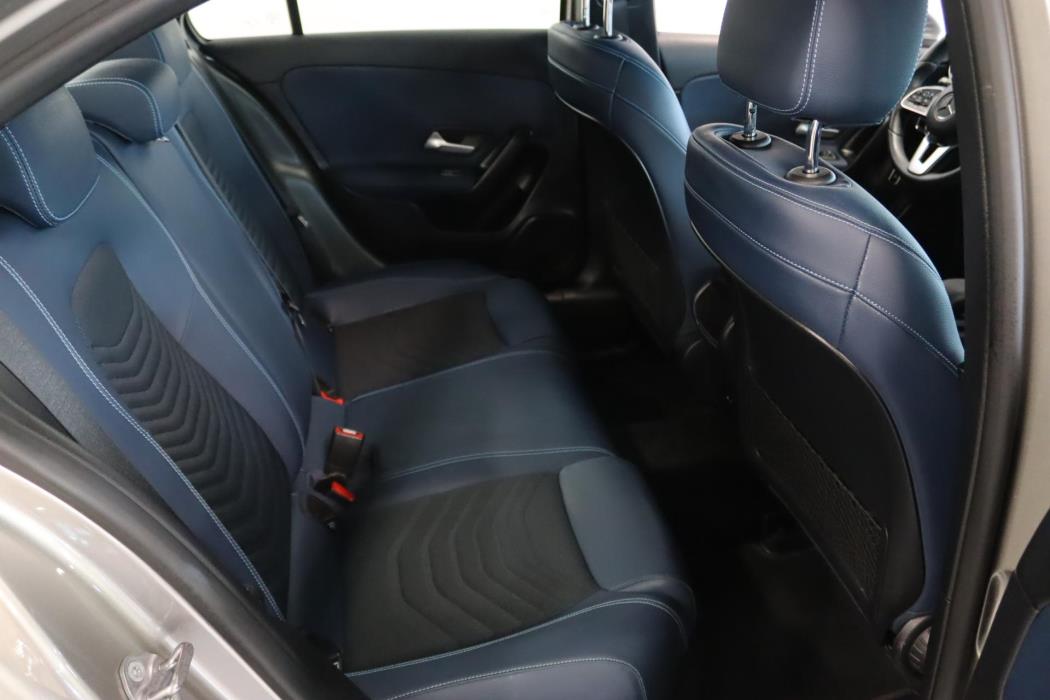 MERCEDES-BENZ A 2020