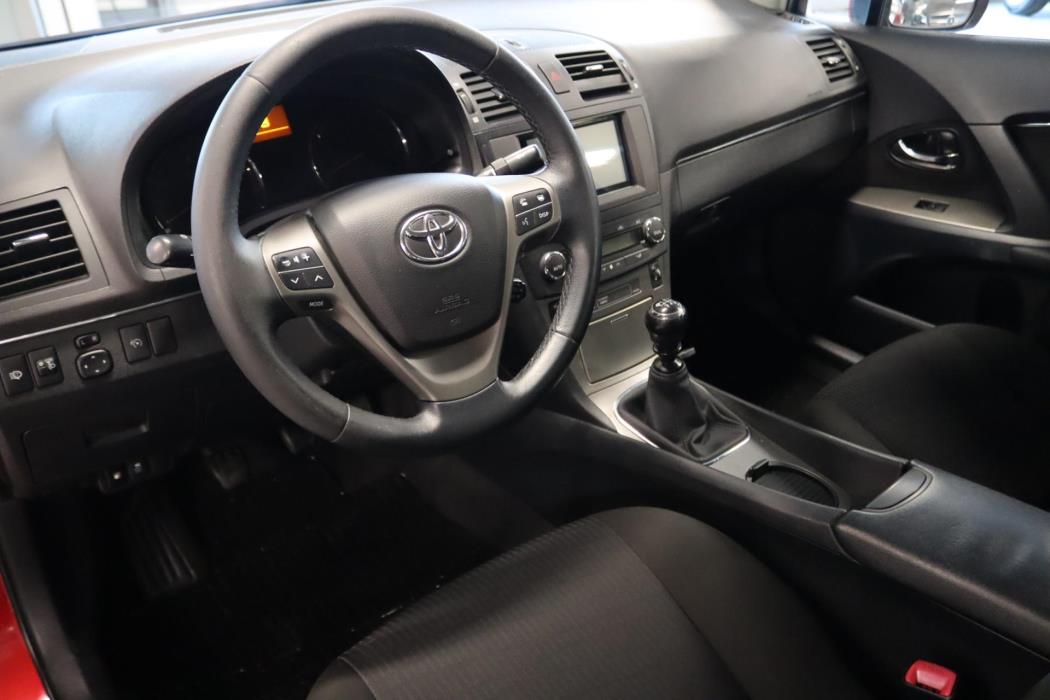 TOYOTA Avensis 2010