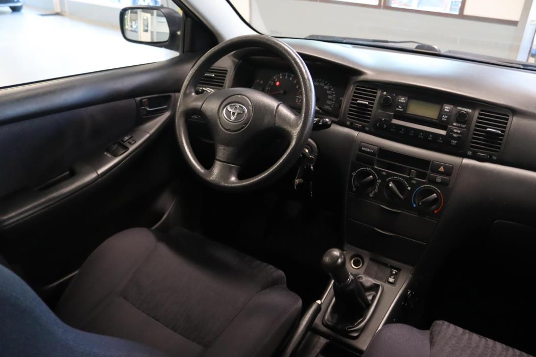 TOYOTA Corolla 2002