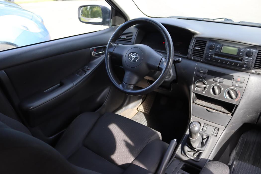 TOYOTA Corolla 2002