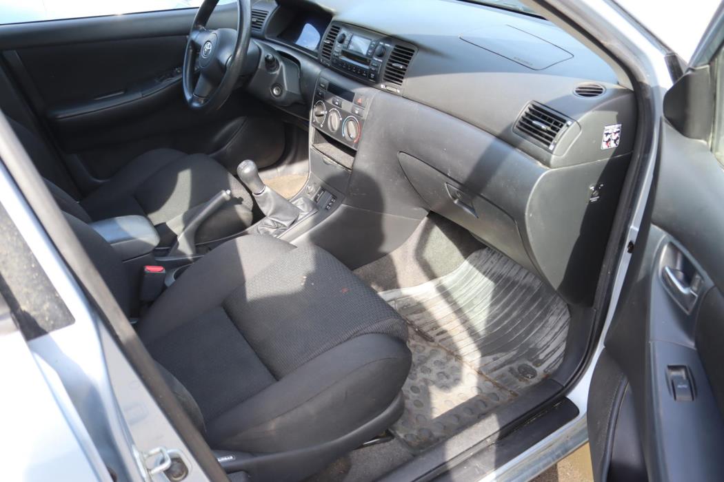 TOYOTA Corolla 2002