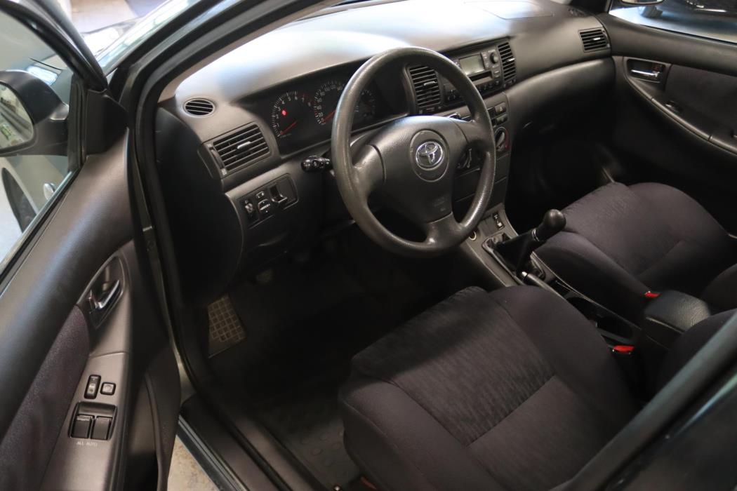 TOYOTA Corolla 2002