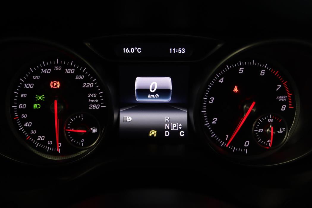 MERCEDES-BENZ A 2016