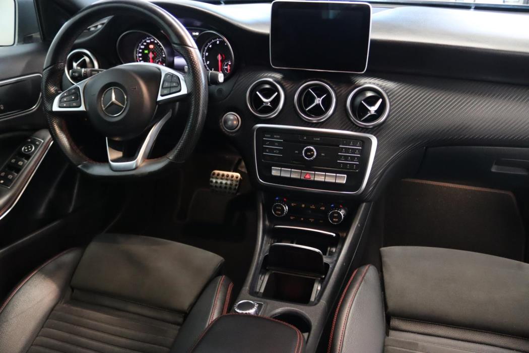 MERCEDES-BENZ A 2016