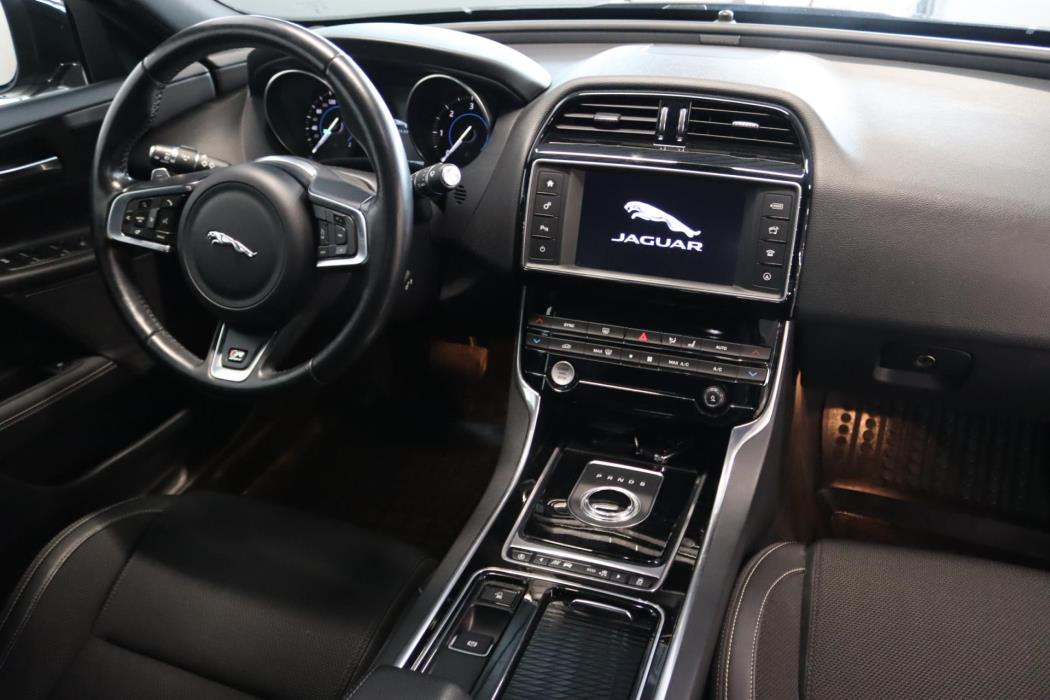 JAGUAR XE 2018