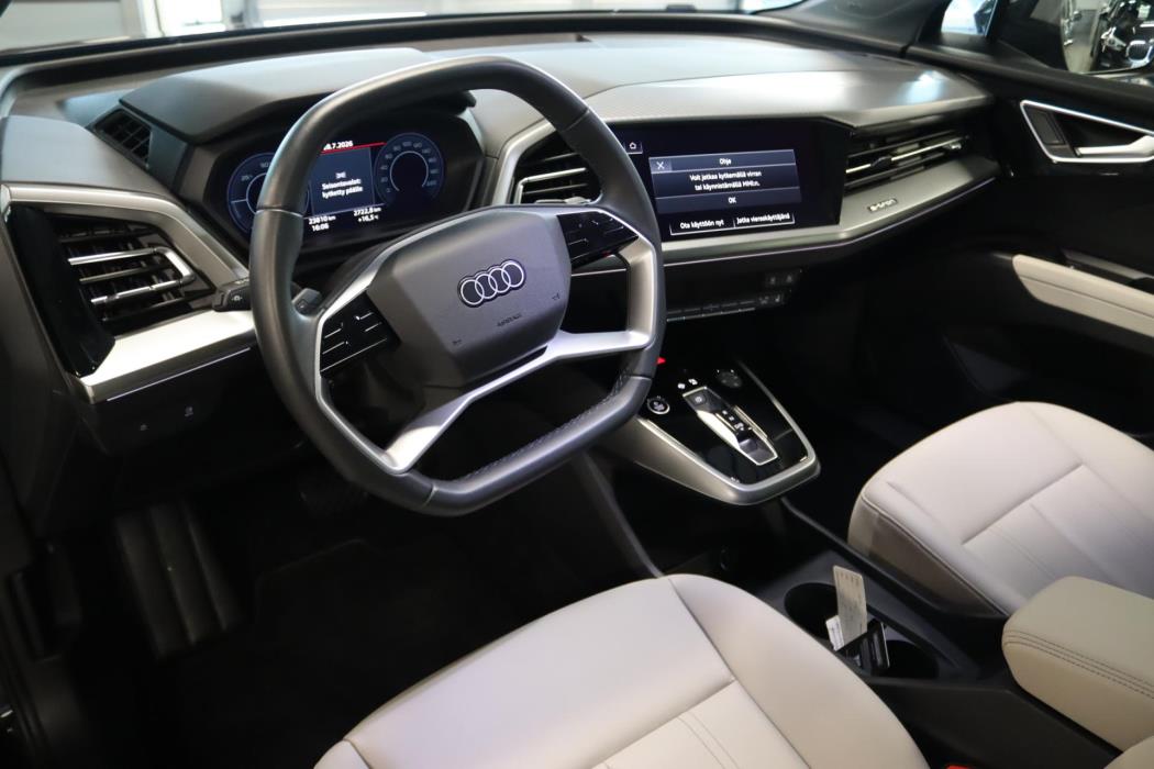 AUDI Q4 e-tron 2024