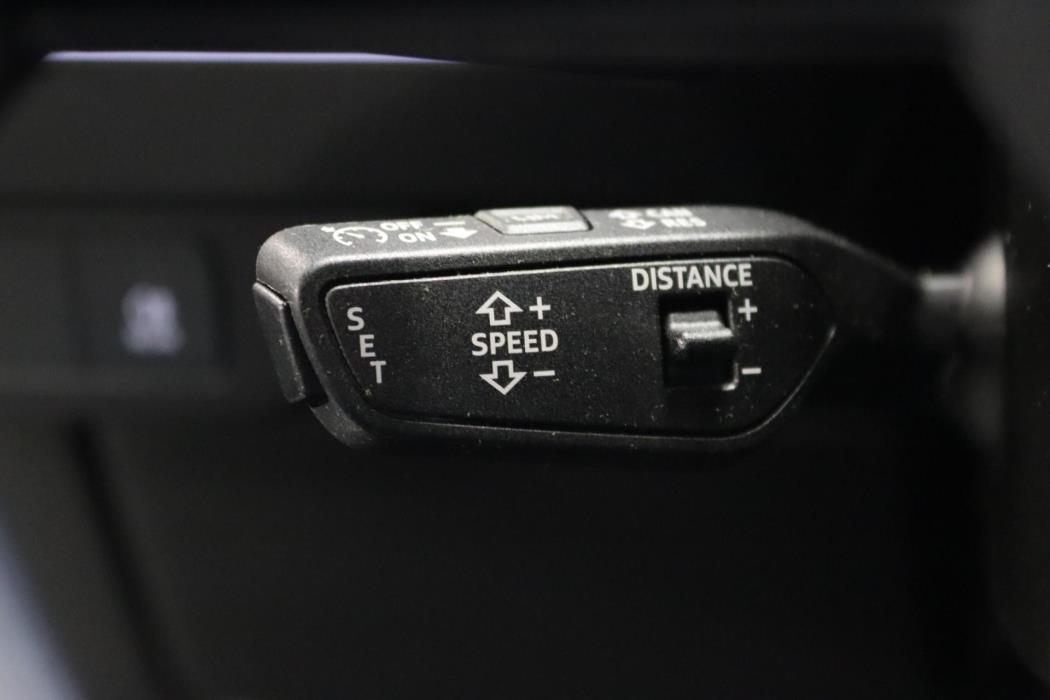 AUDI Q4 e-tron 2024