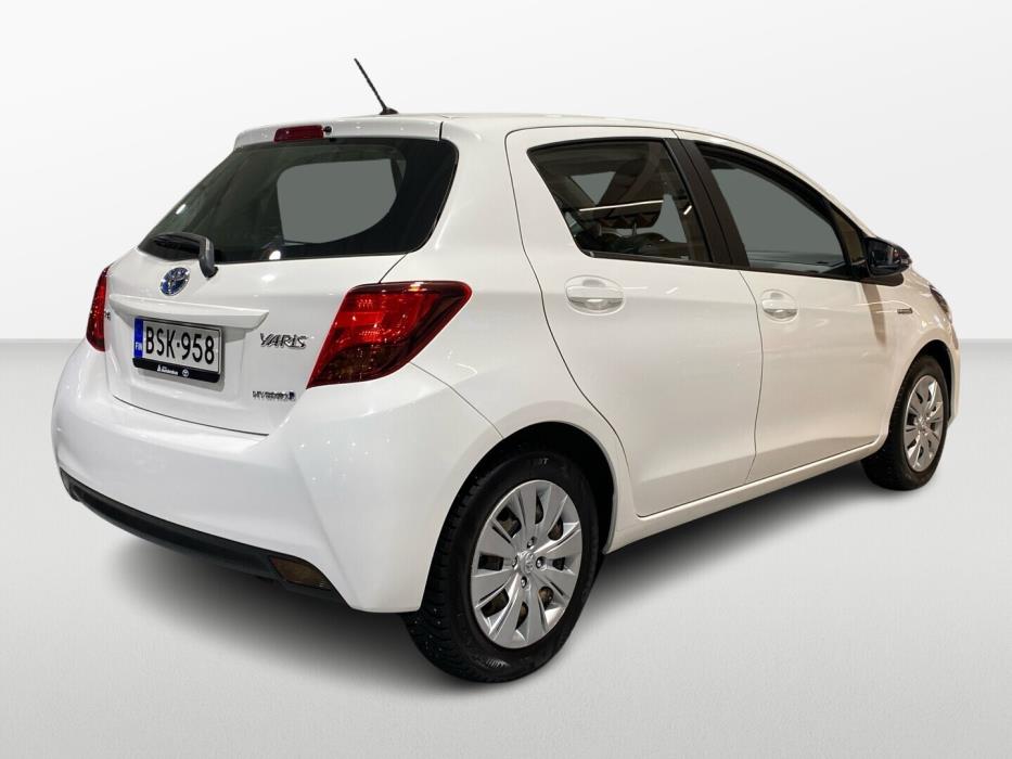 TOYOTA Yaris 2015