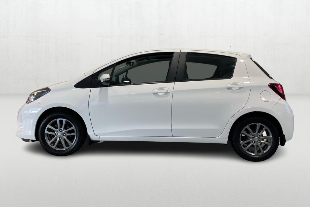 TOYOTA Yaris 2015