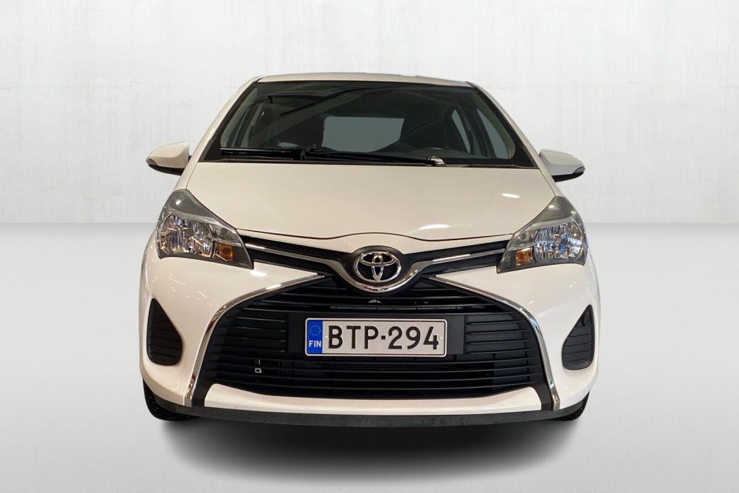 TOYOTA Yaris 2015