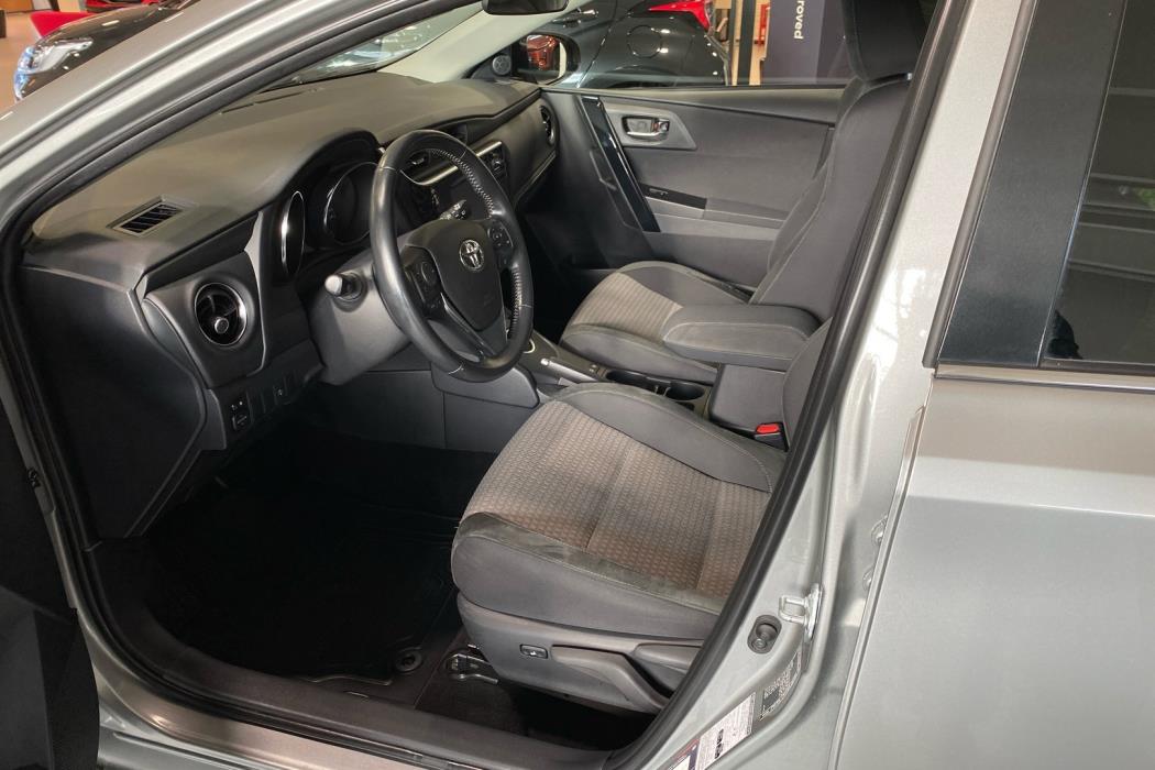 TOYOTA Auris 2019