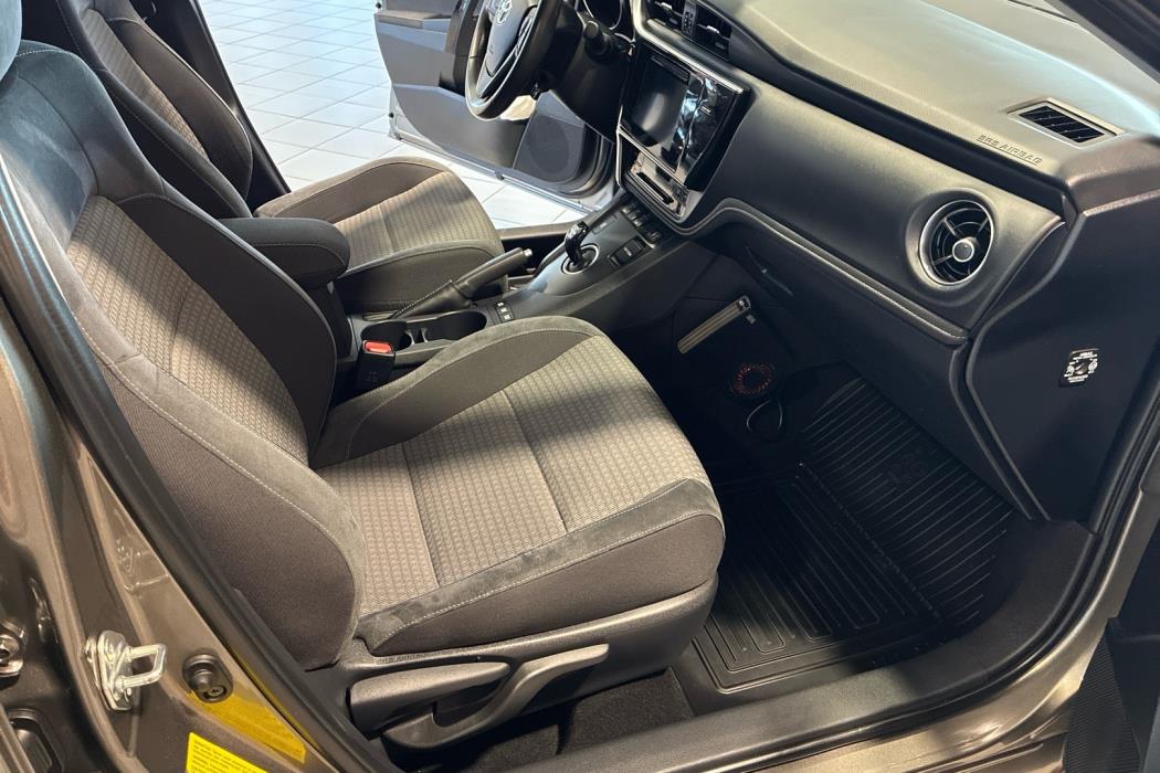 TOYOTA Auris 2018