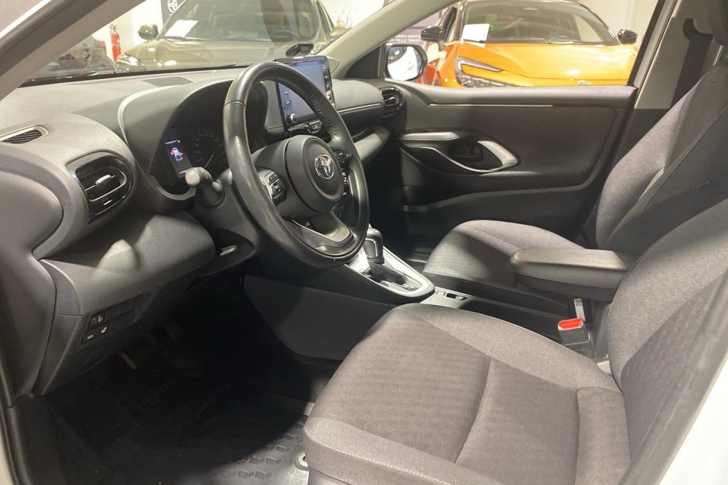 TOYOTA Yaris 2021