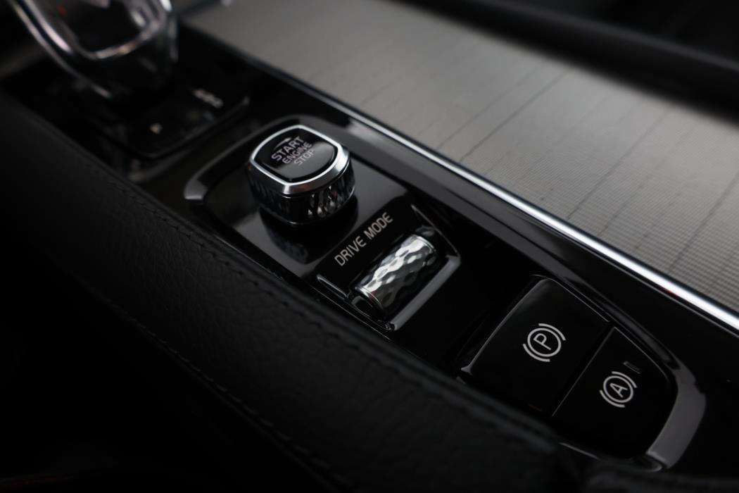 VOLVO XC90 2021