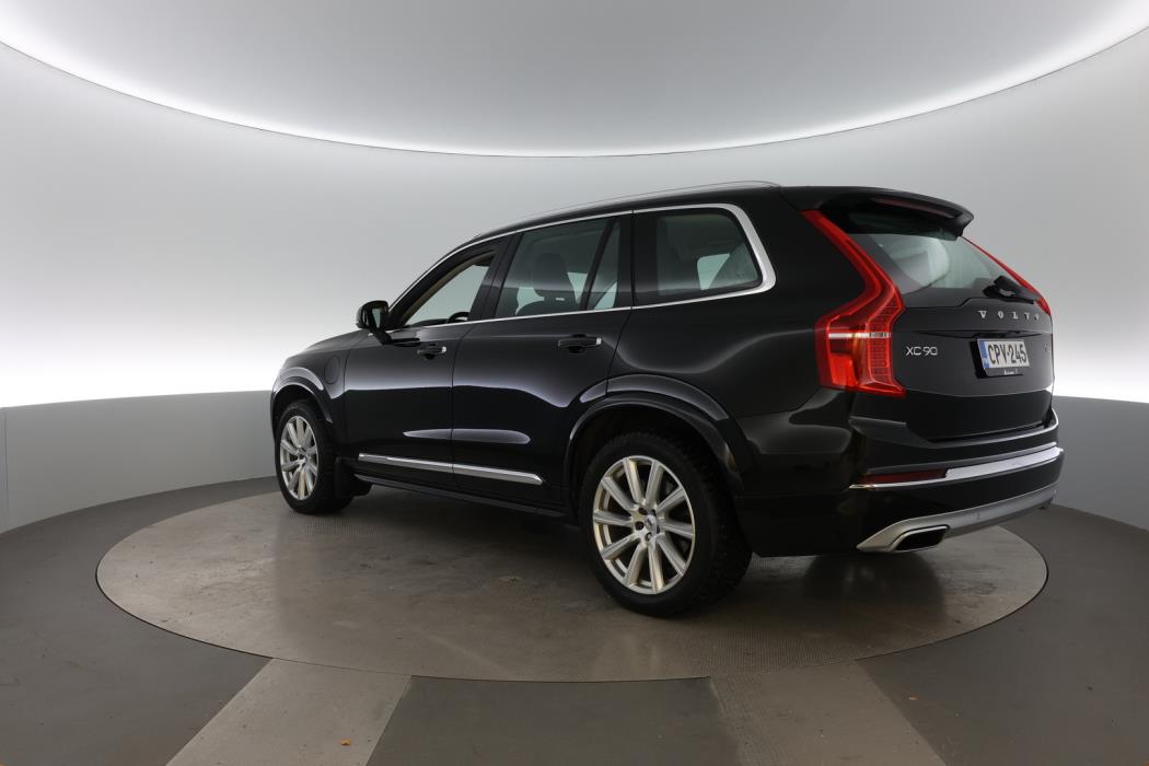 VOLVO XC90 2021