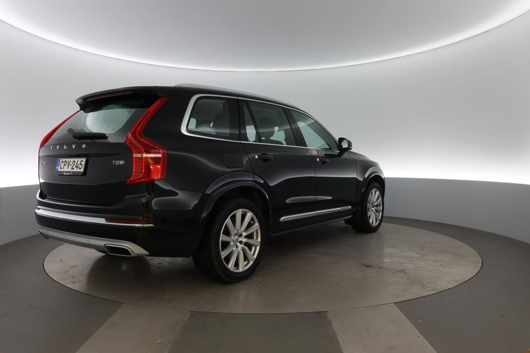 VOLVO XC90 2021
