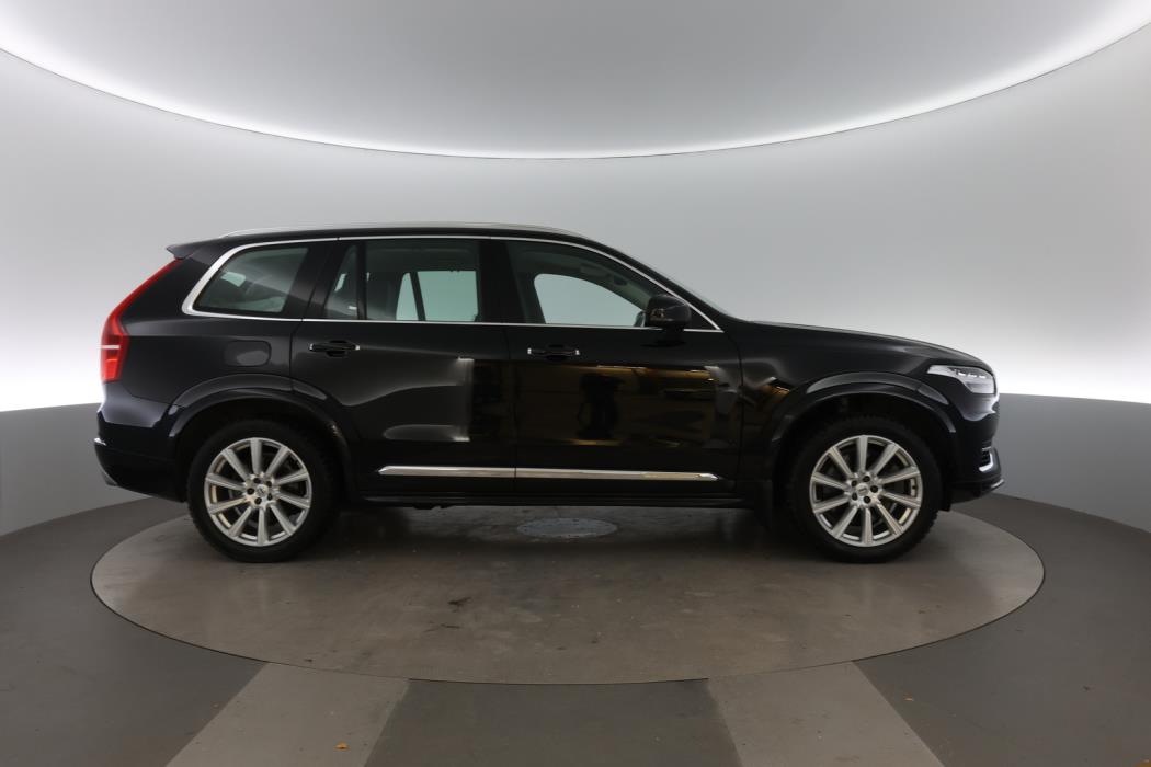 VOLVO XC90 2021