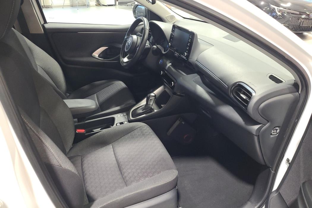 TOYOTA Yaris 2023