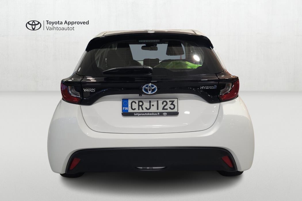 TOYOTA Yaris 2023