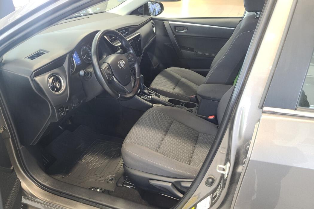 TOYOTA Corolla 2017
