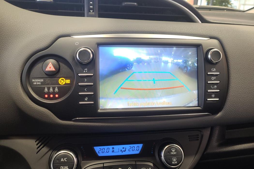 TOYOTA Yaris 2018