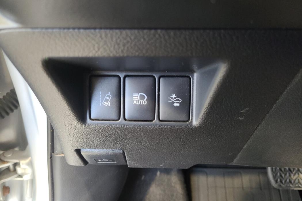TOYOTA Yaris 2018