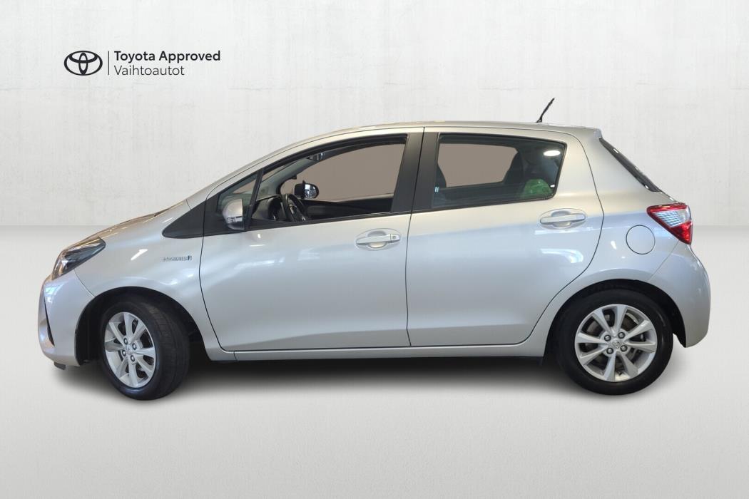TOYOTA Yaris 2018