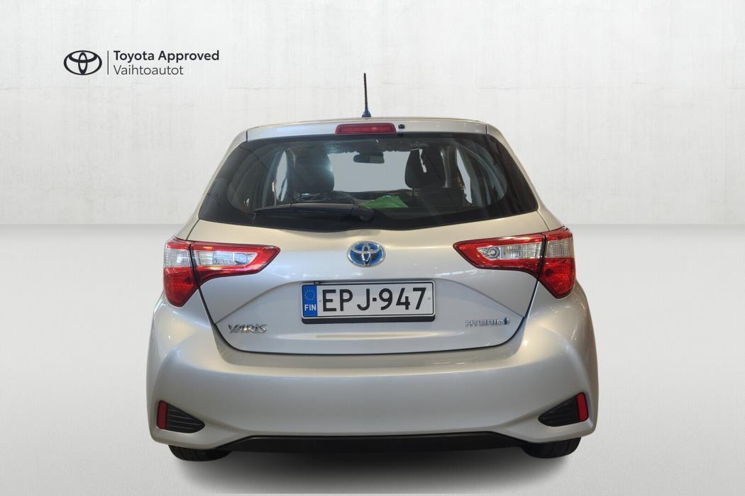 TOYOTA Yaris 2018
