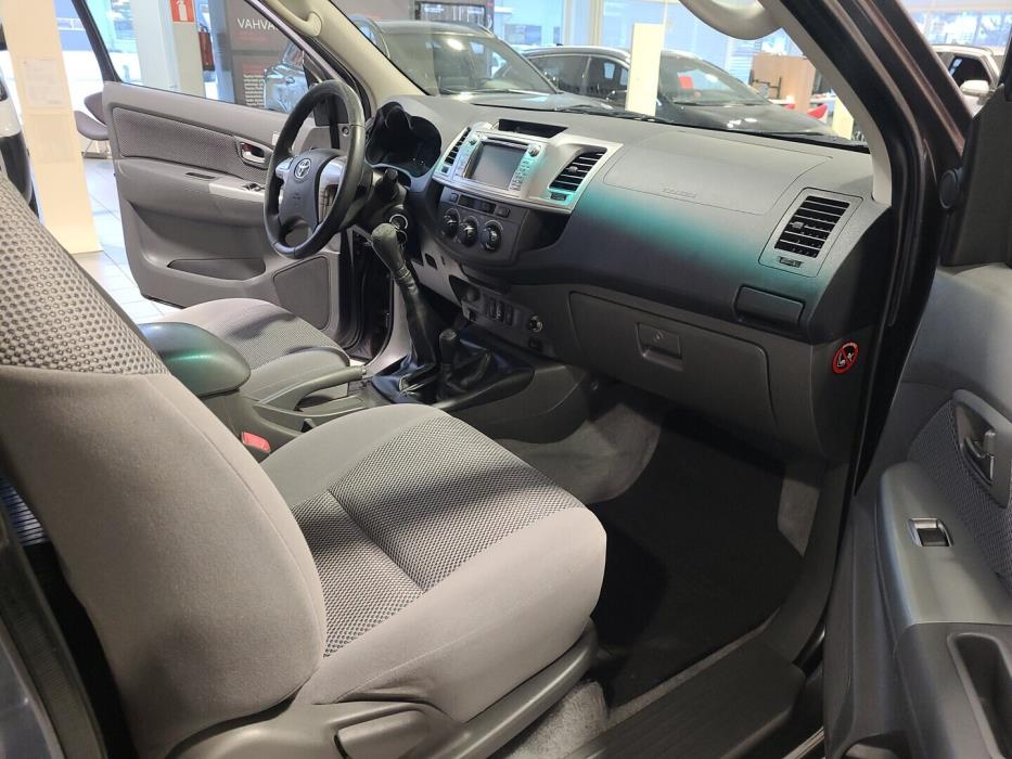 TOYOTA Hilux 2013