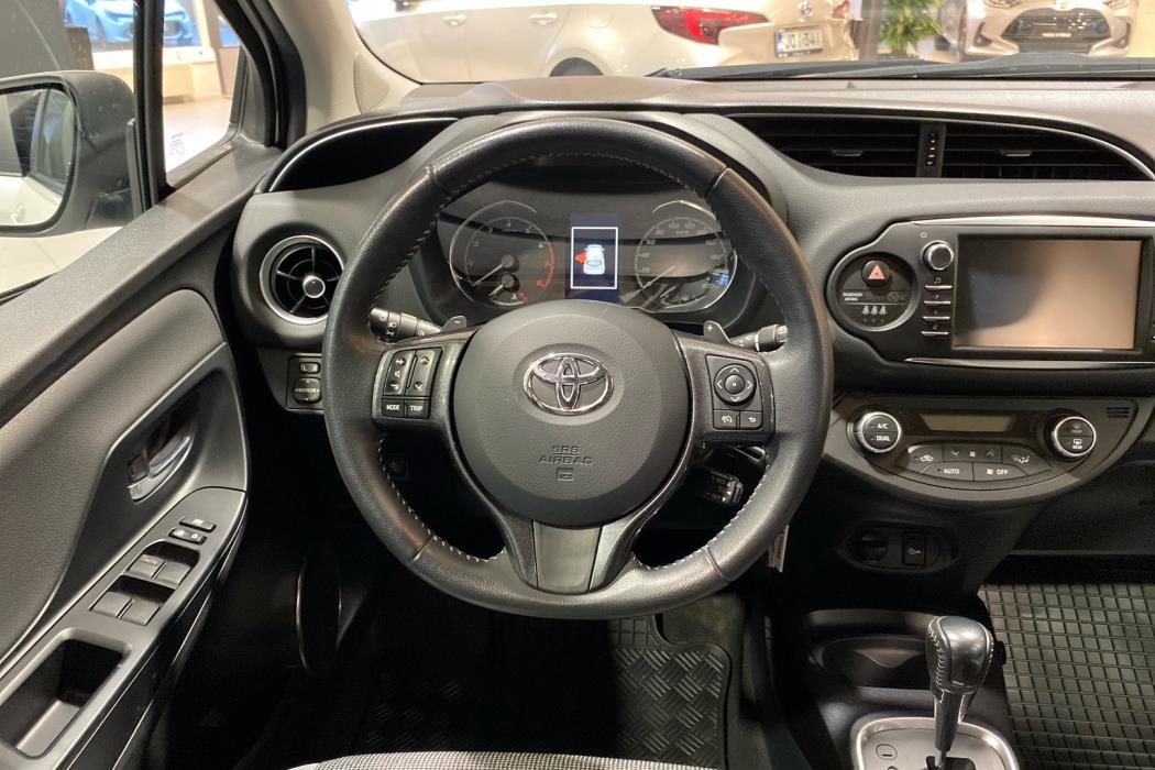 TOYOTA Yaris 2019