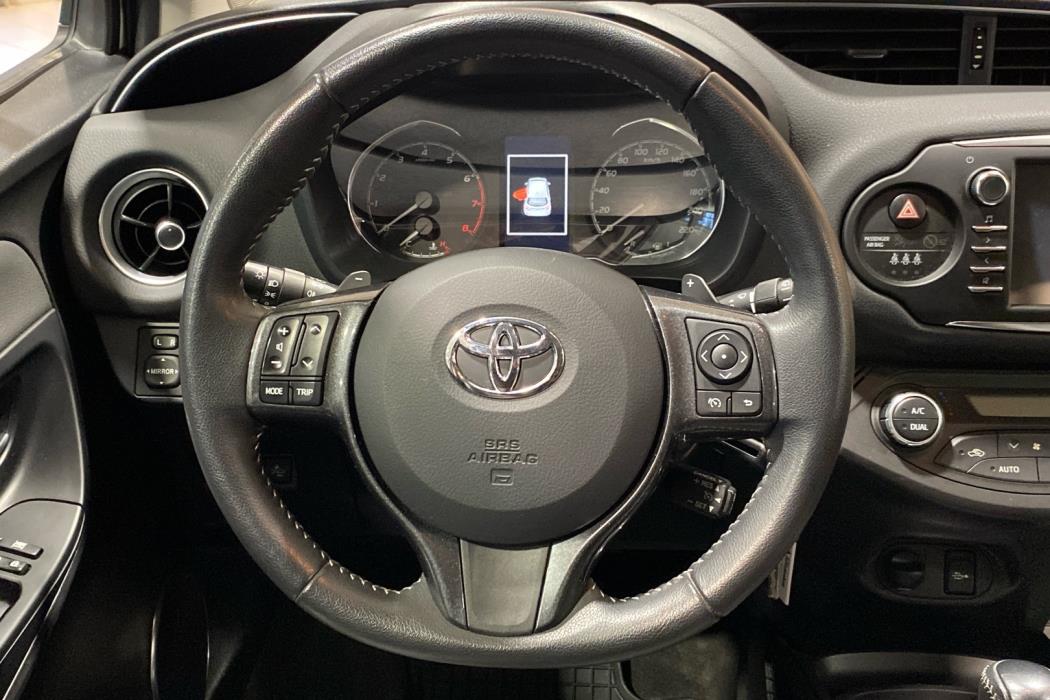 TOYOTA Yaris 2019