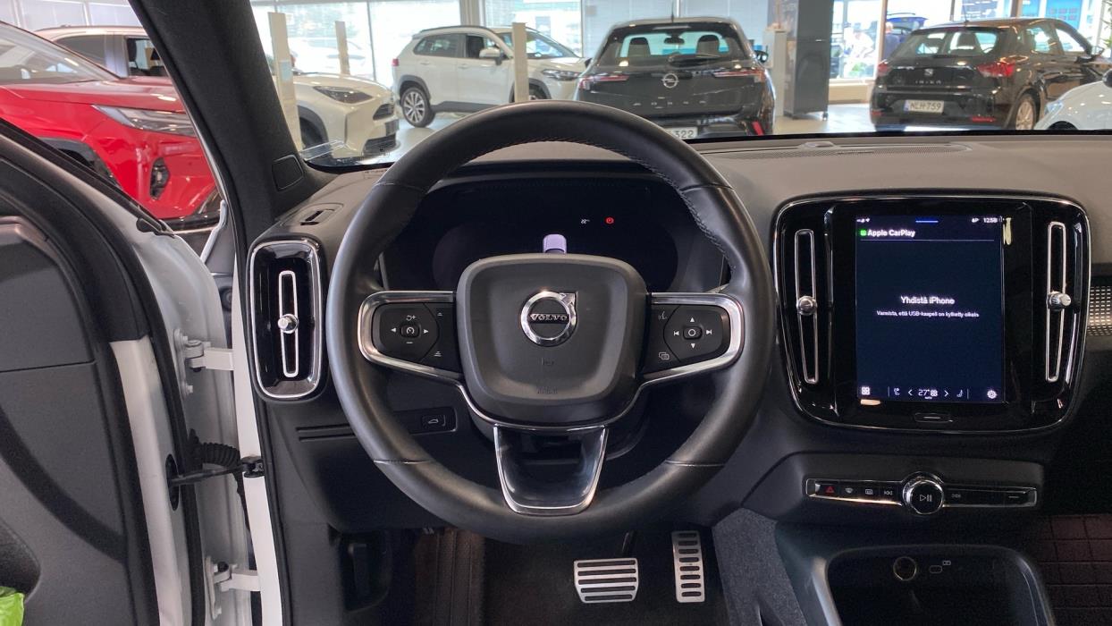 VOLVO XC40 2022