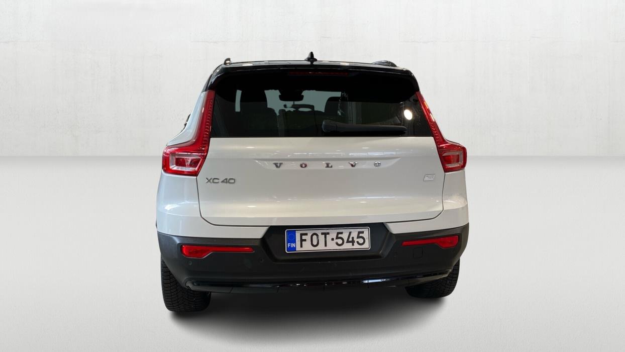 VOLVO XC40 2022