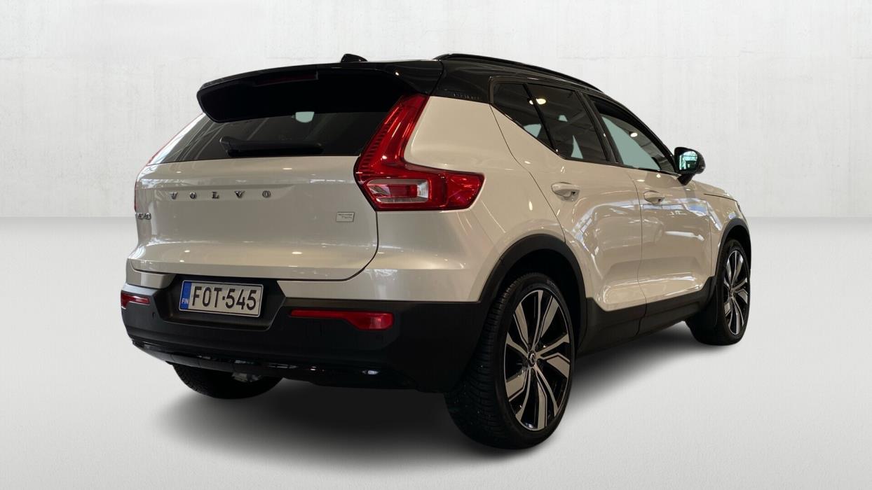 VOLVO XC40 2022