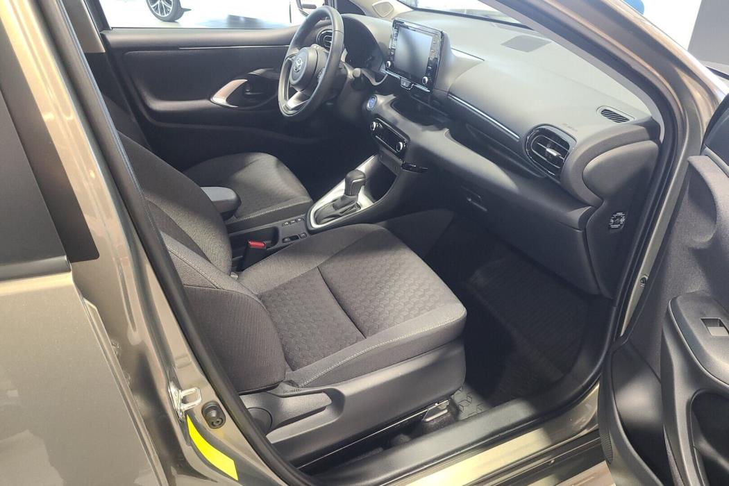 TOYOTA Yaris 2024