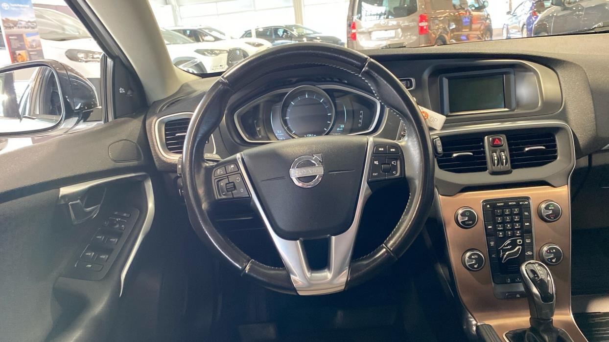 VOLVO V40 Cross Country 2013