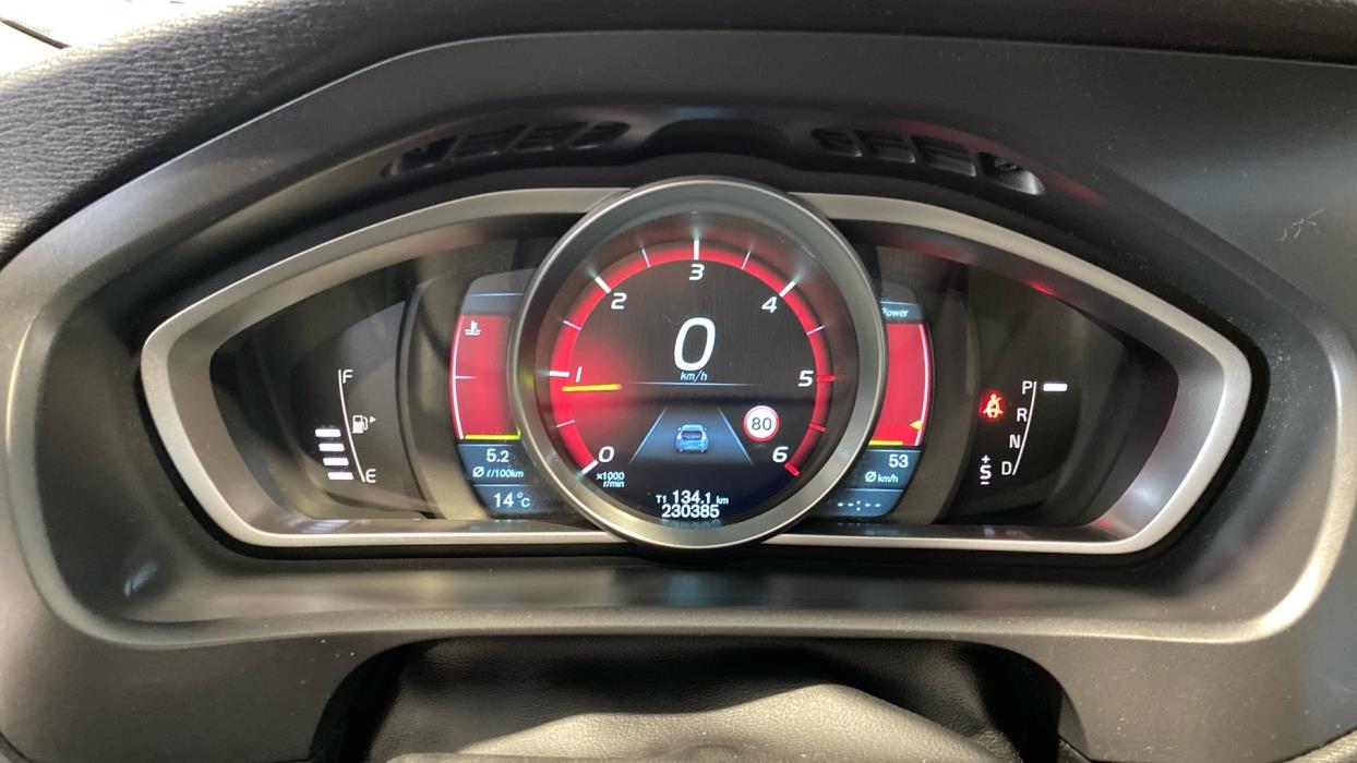 VOLVO V40 Cross Country 2013