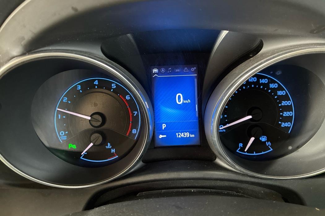 TOYOTA Auris 2016
