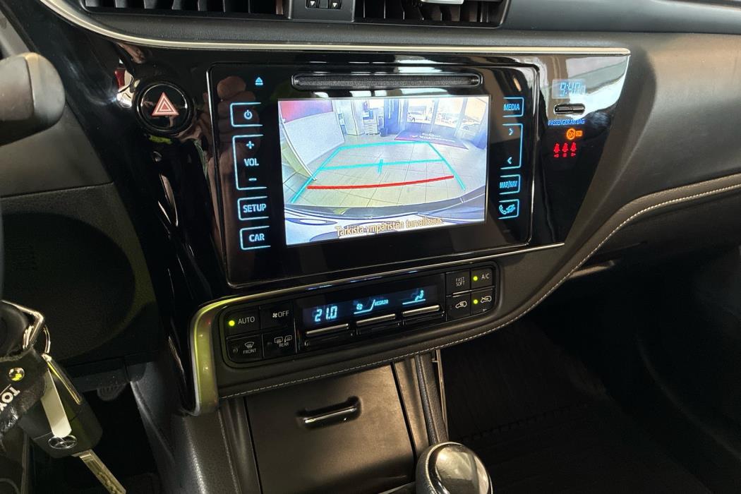 TOYOTA Auris 2016