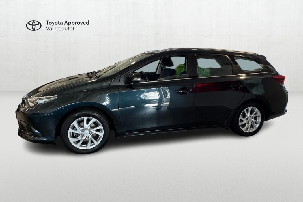TOYOTA Auris 2016