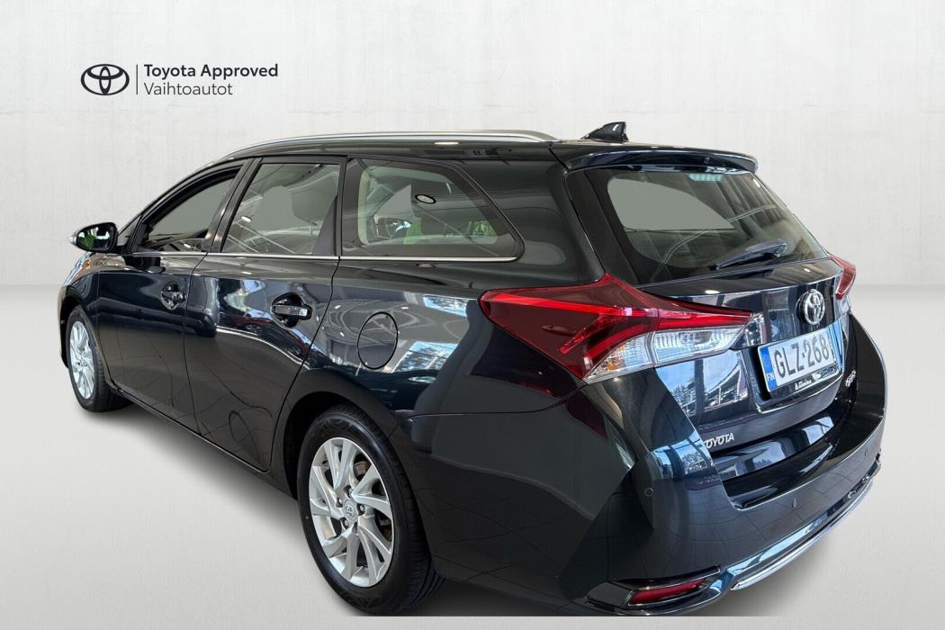 TOYOTA Auris 2016
