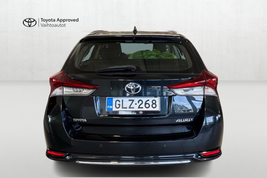 TOYOTA Auris 2016