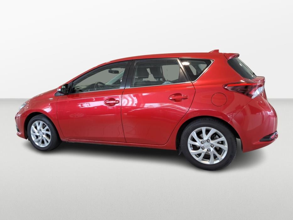 TOYOTA Auris 2016